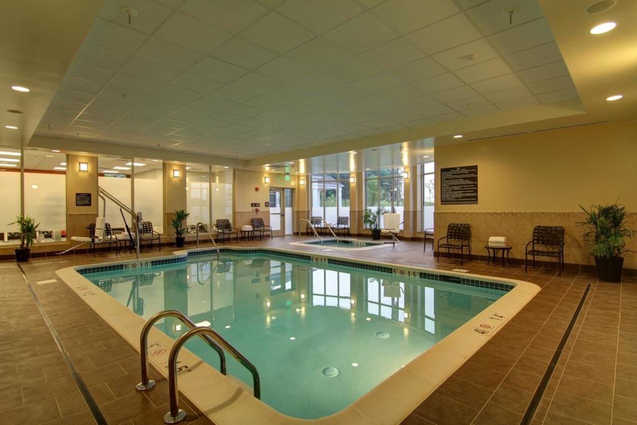Hilton Garden Inn Woodbridge Zewnętrze zdjęcie