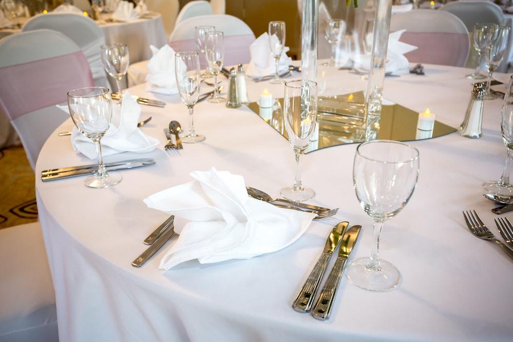 Hilton Garden Inn Woodbridge Zewnętrze zdjęcie