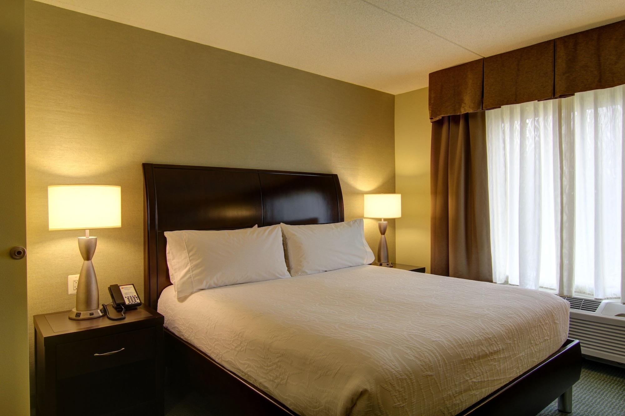 Hilton Garden Inn Woodbridge Zewnętrze zdjęcie