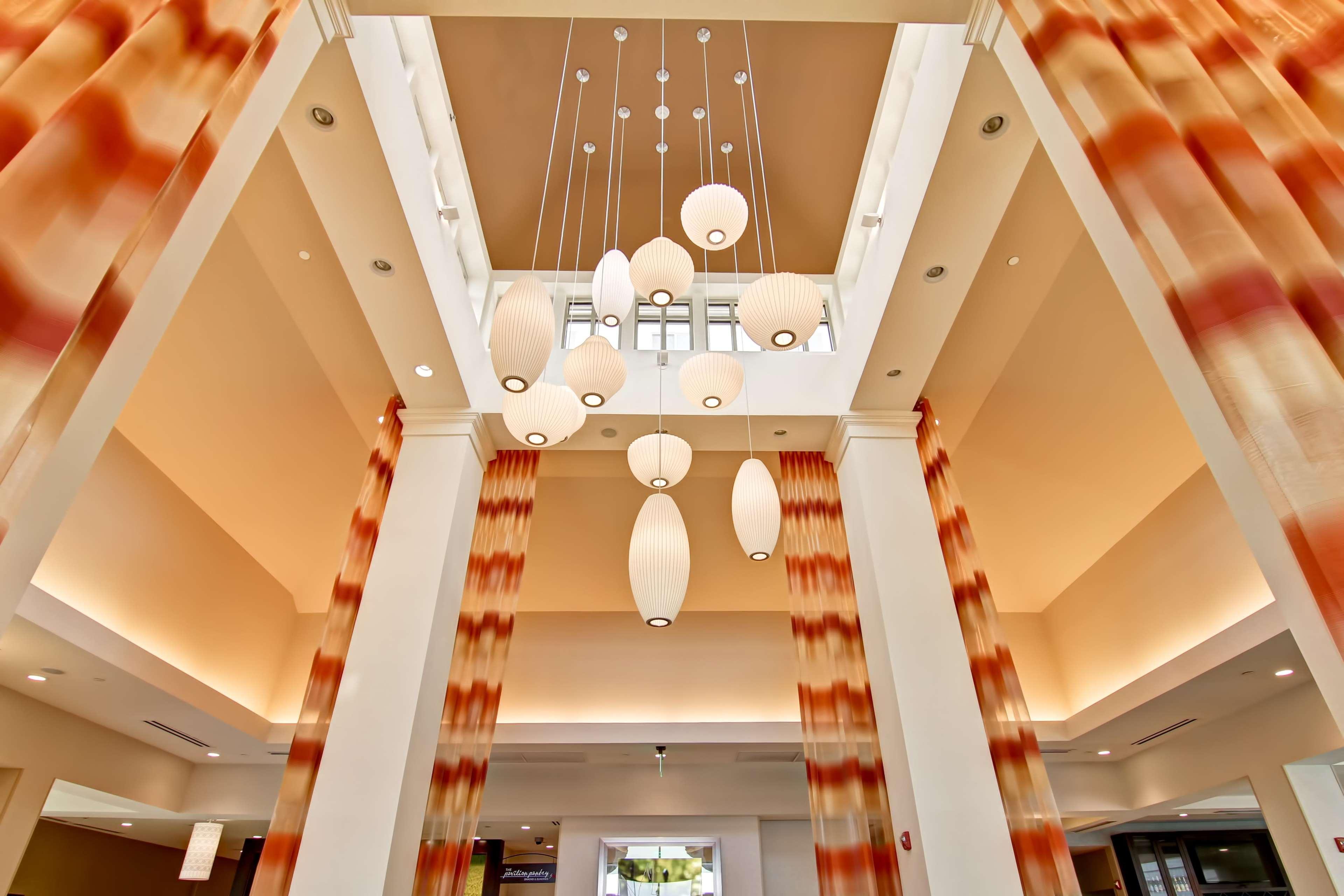 Hilton Garden Inn Woodbridge Zewnętrze zdjęcie