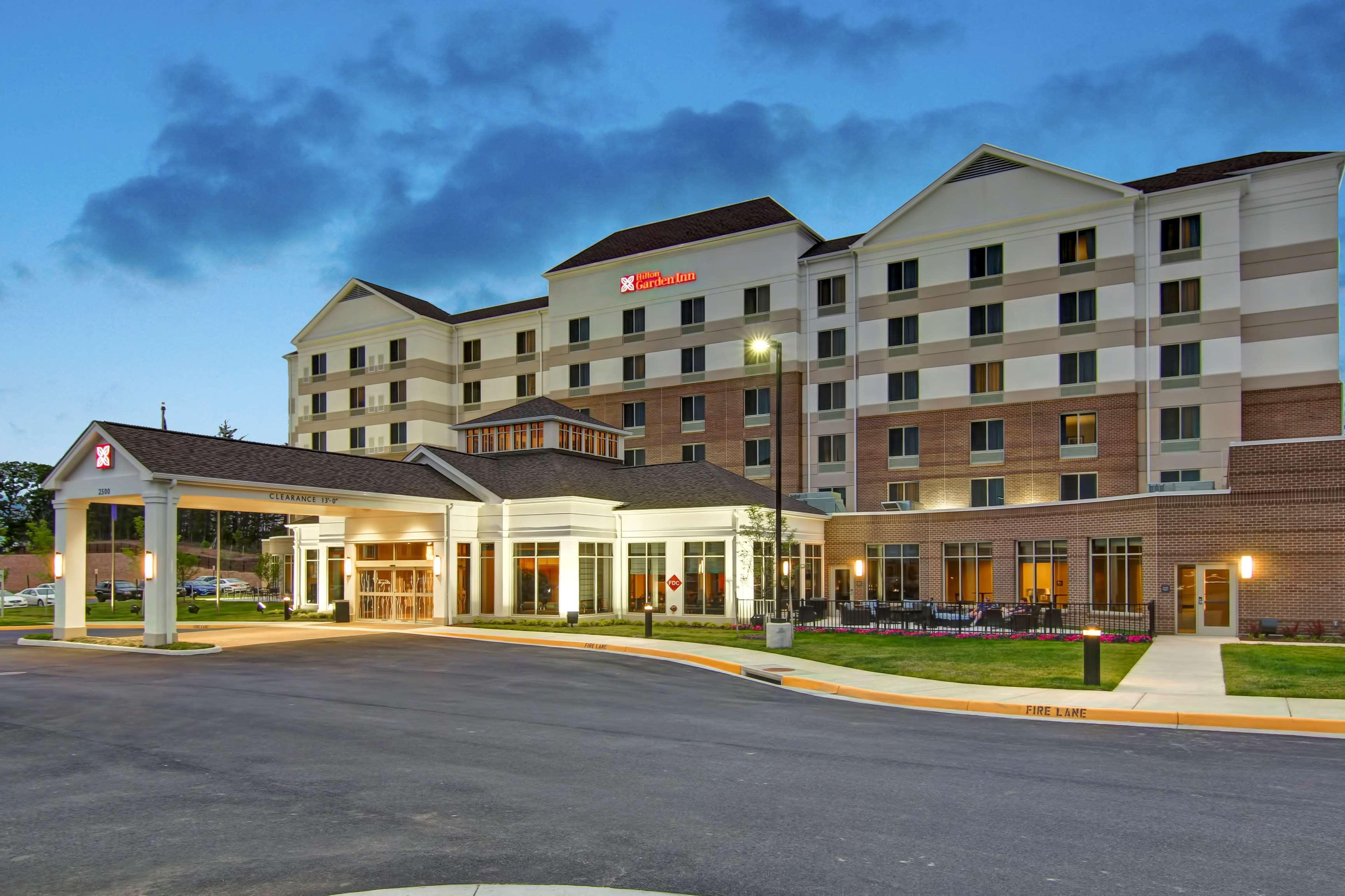 Hilton Garden Inn Woodbridge Zewnętrze zdjęcie