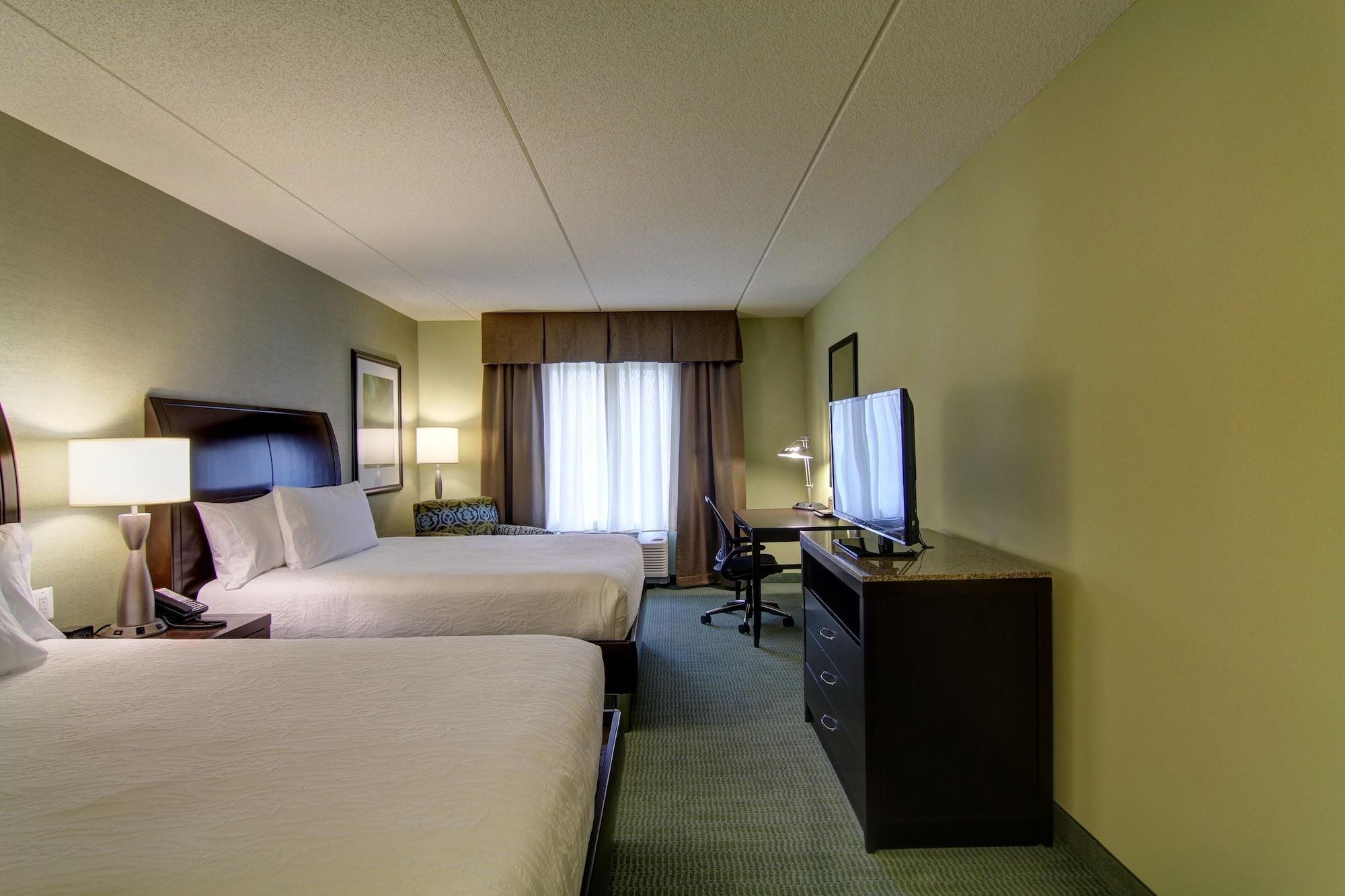 Hilton Garden Inn Woodbridge Zewnętrze zdjęcie