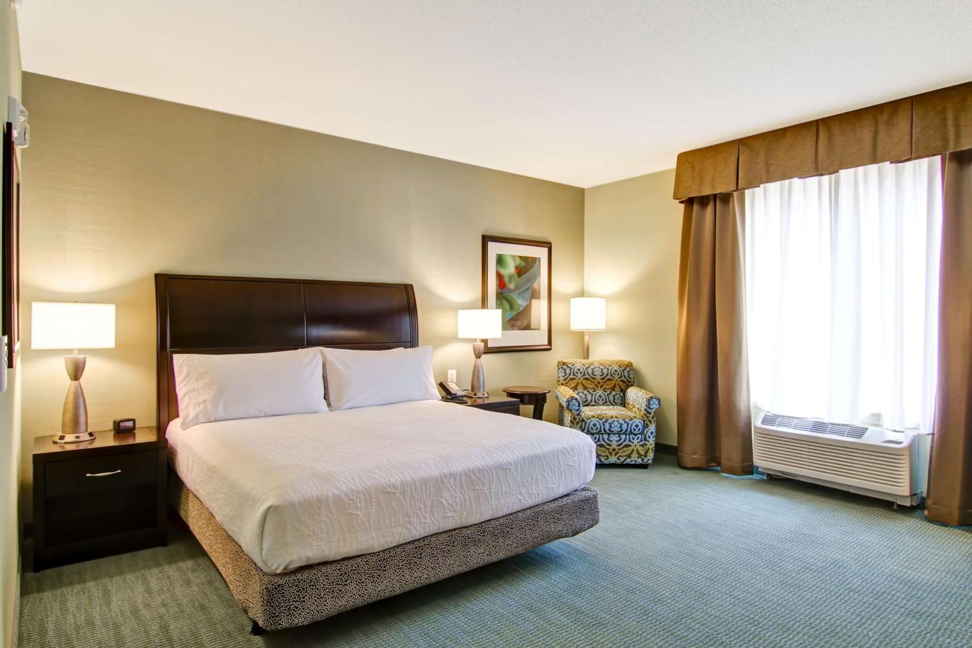 Hilton Garden Inn Woodbridge Zewnętrze zdjęcie