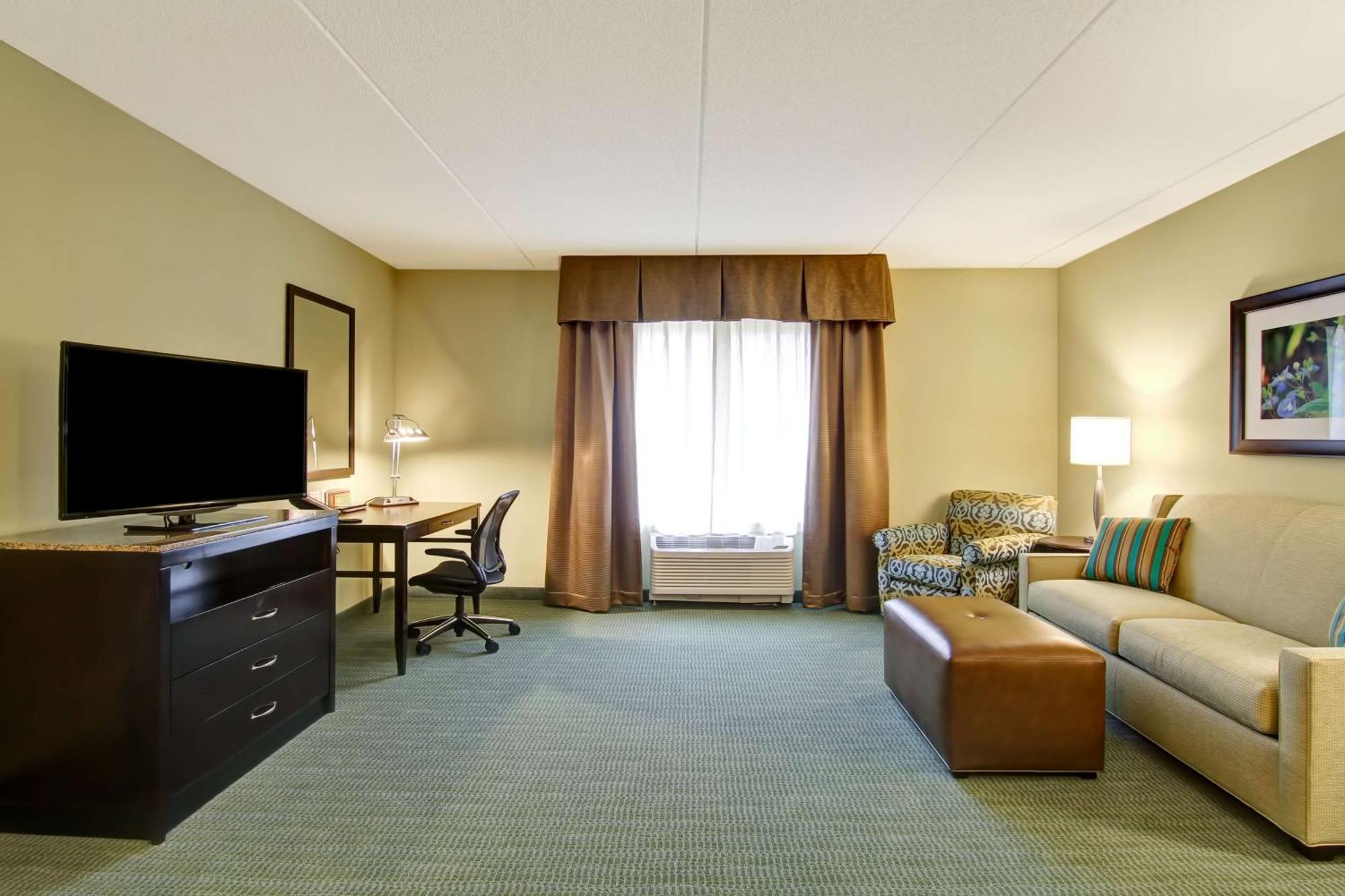 Hilton Garden Inn Woodbridge Zewnętrze zdjęcie
