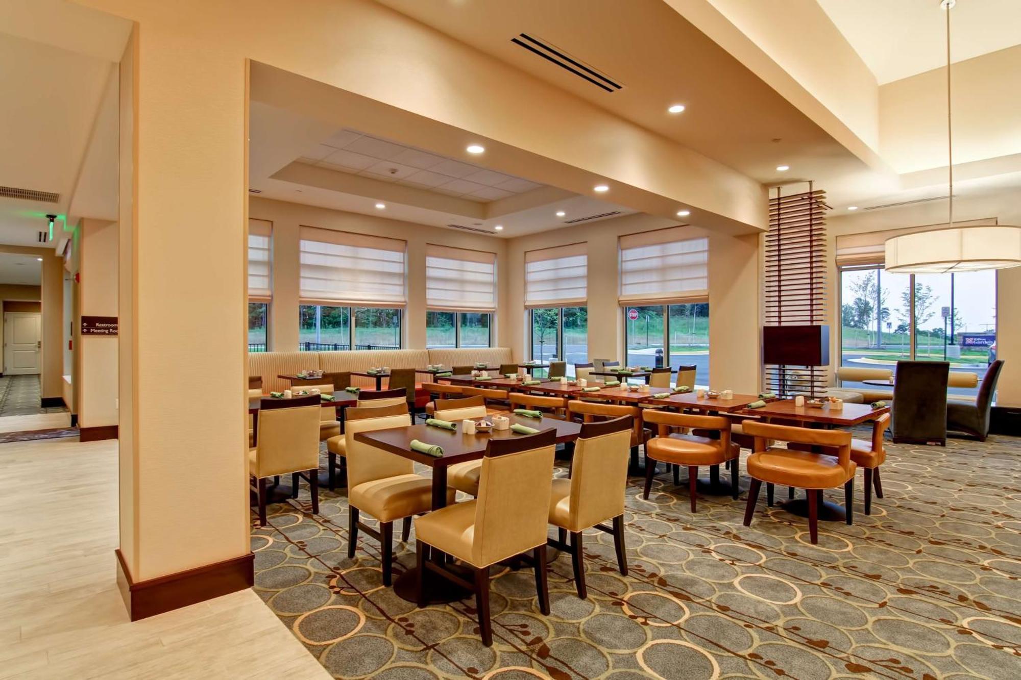 Hilton Garden Inn Woodbridge Zewnętrze zdjęcie