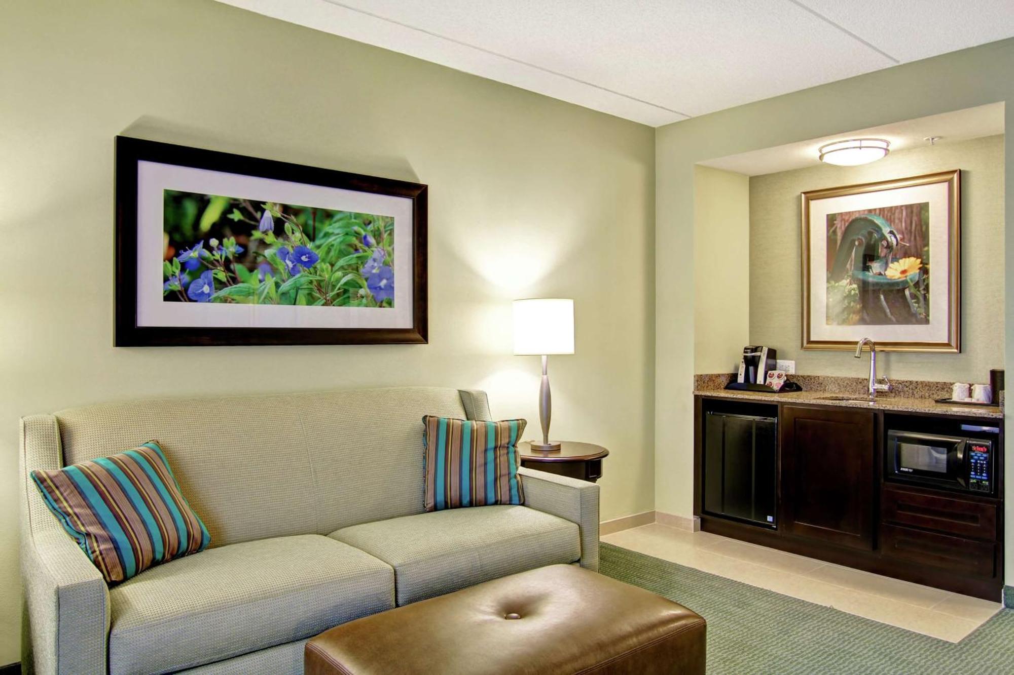 Hilton Garden Inn Woodbridge Zewnętrze zdjęcie