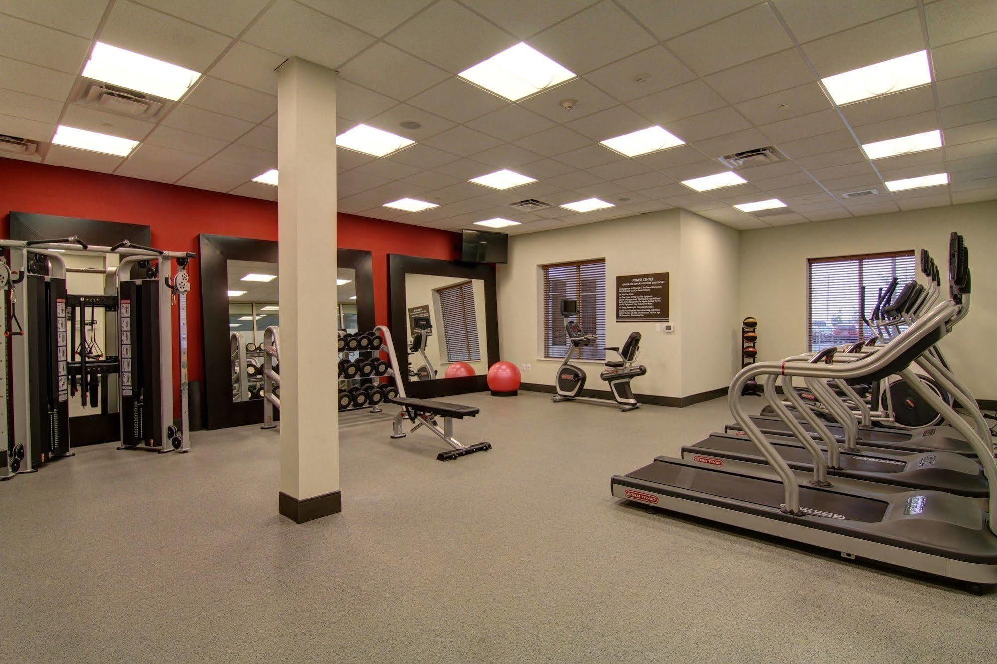 Hilton Garden Inn Woodbridge Zewnętrze zdjęcie